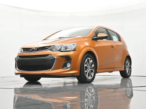 Used 2018 Chevrolet Sonic LT FWD image 36