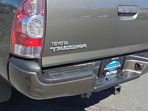 Used 2011 Toyota Tacoma PreRunner w/ TRD Sport Pkg RWD image 15