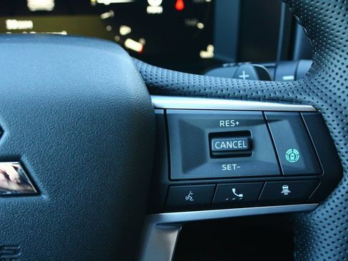 New 2025 Mitsubishi Outlander SEL image 18