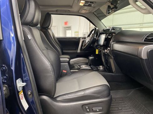 Used 2016 Toyota 4Runner SR5 Premium image 17