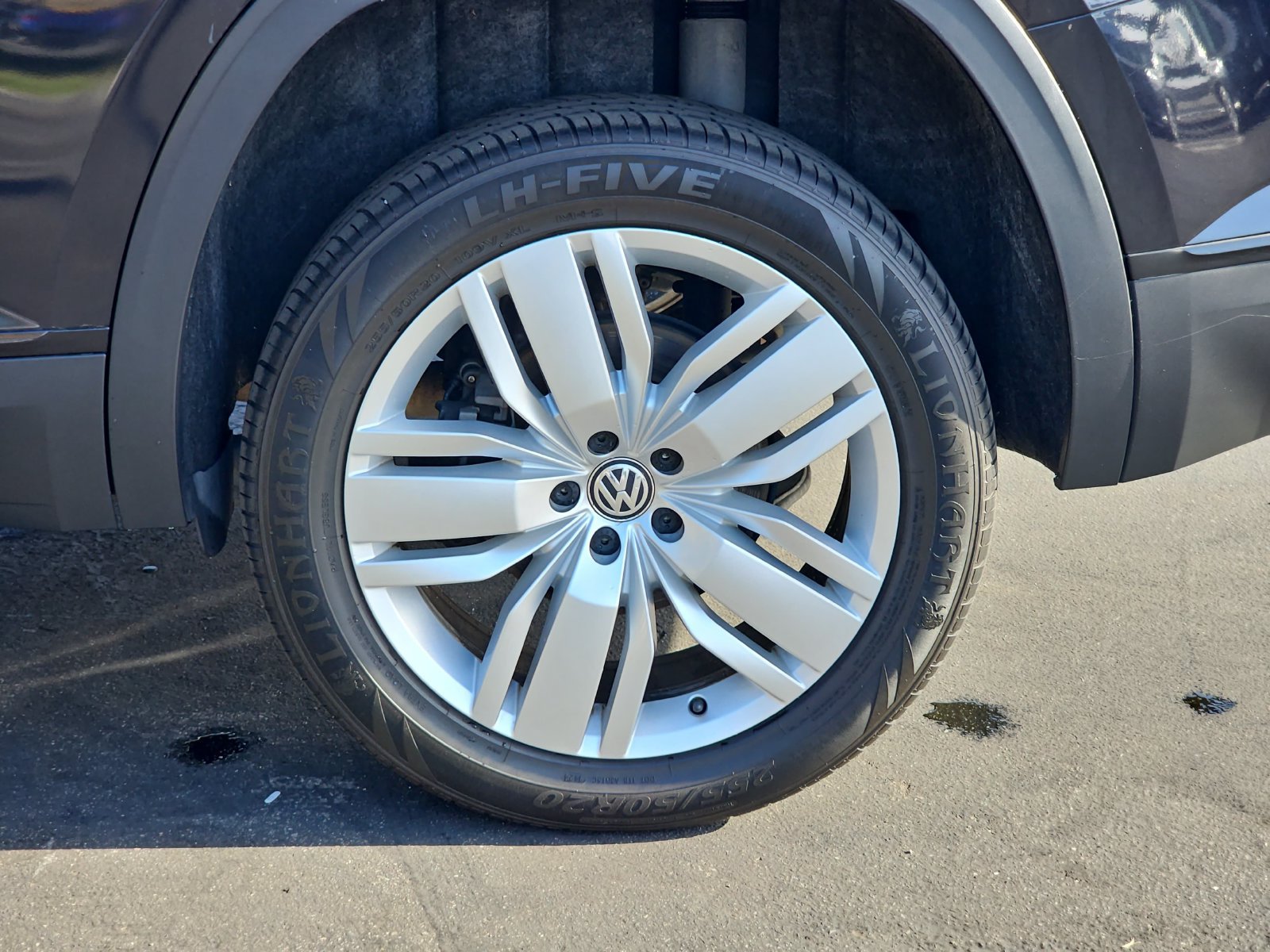 Used 2019 Volkswagen Atlas SEL Premium AWD/4WD image 37