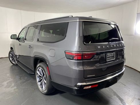 Used 2023 Jeep Wagoneer L Series II w/ Premium Group I AWD/4WD image 9