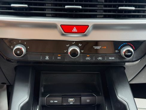 Used 2021 Kia Telluride LX FWD image 15