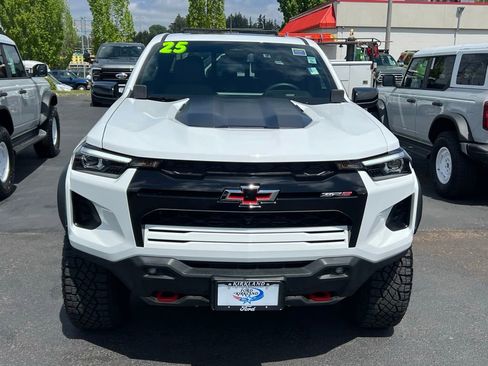 Used 2025 Chevrolet Colorado ZR2 w/ Midnight Edition AWD/4WD image 5