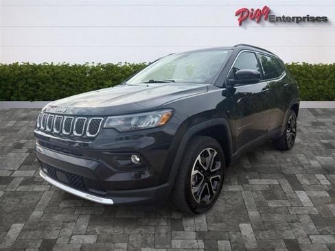 Used 2023 Jeep Compass Limited AWD/4WD image 4