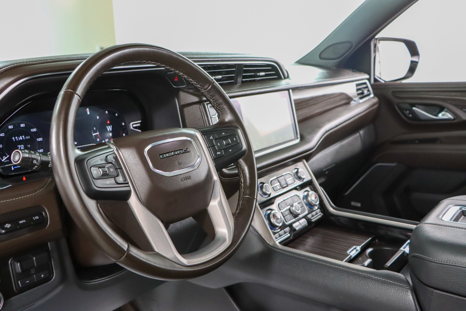 Used 2023 GMC Yukon Denali w/ Max Trailering Package AWD/4WD image 26