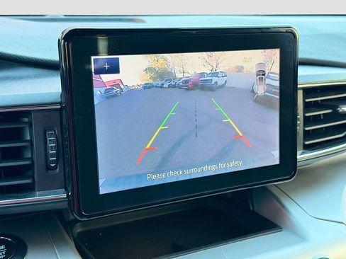 Used 2021 Ford Explorer XLT w/ Equipment Group 202A RWD image 13