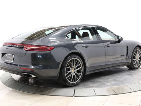 Used 2018 Porsche Panamera 4 w/ Premium Package AWD/4WD image 4
