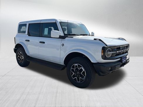Used 2026 Ford Bronco Outer Banks AWD/4WD image 4