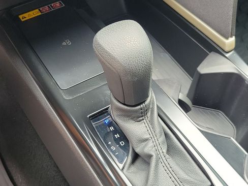 Used 2025 Toyota Camry LE w/ Convenience Package FWD image 28