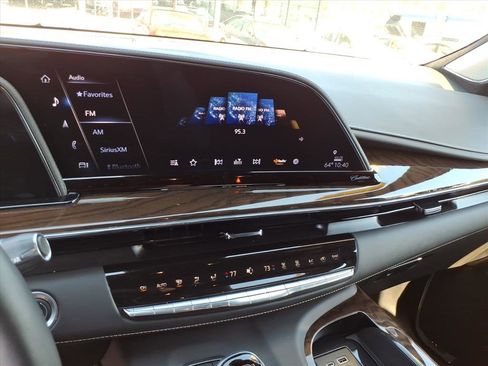 Used 2024 Cadillac Escalade Sport Platinum w/ LPO, ONYX Package AWD/4WD image 18