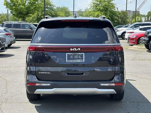 Used 2024 Kia Carnival SX Prestige FWD image 3
