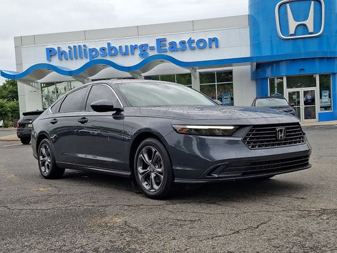 Used 2023 Honda Accord EX image 1