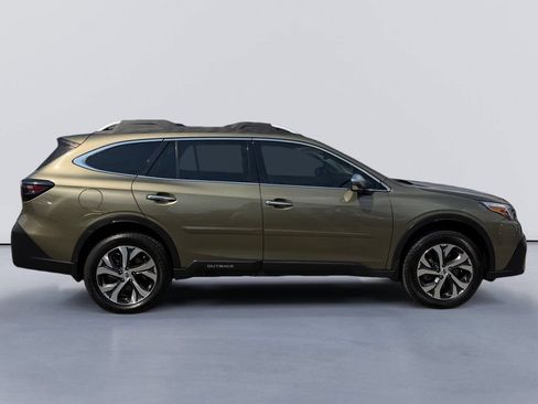 Used 2020 Subaru Outback Touring XT AWD/4WD image 2