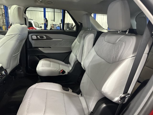 Used 2026 Ford Explorer Platinum w/ LUX Leather Package AWD/4WD image 30
