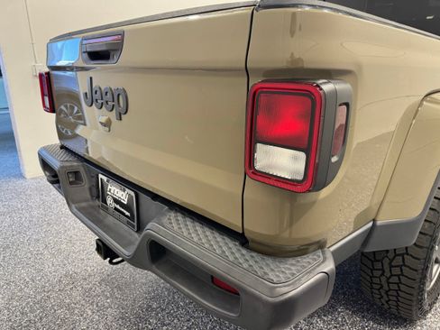 Used 2020 Jeep Gladiator Sport AWD/4WD image 6