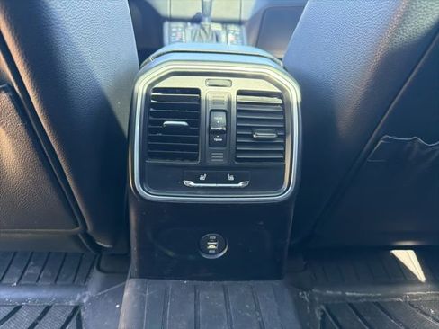Used 2018 Porsche Macan Sport Edition AWD/4WD image 9