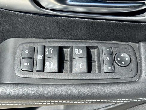 Used 2026 Chrysler Pacifica Limited w/ S Appearance Package AWD/4WD image 16