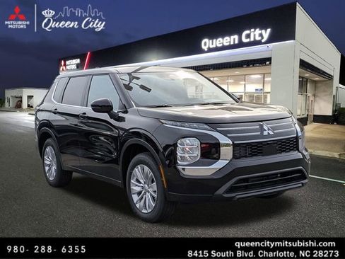 New 2026 Mitsubishi Outlander ES image 1