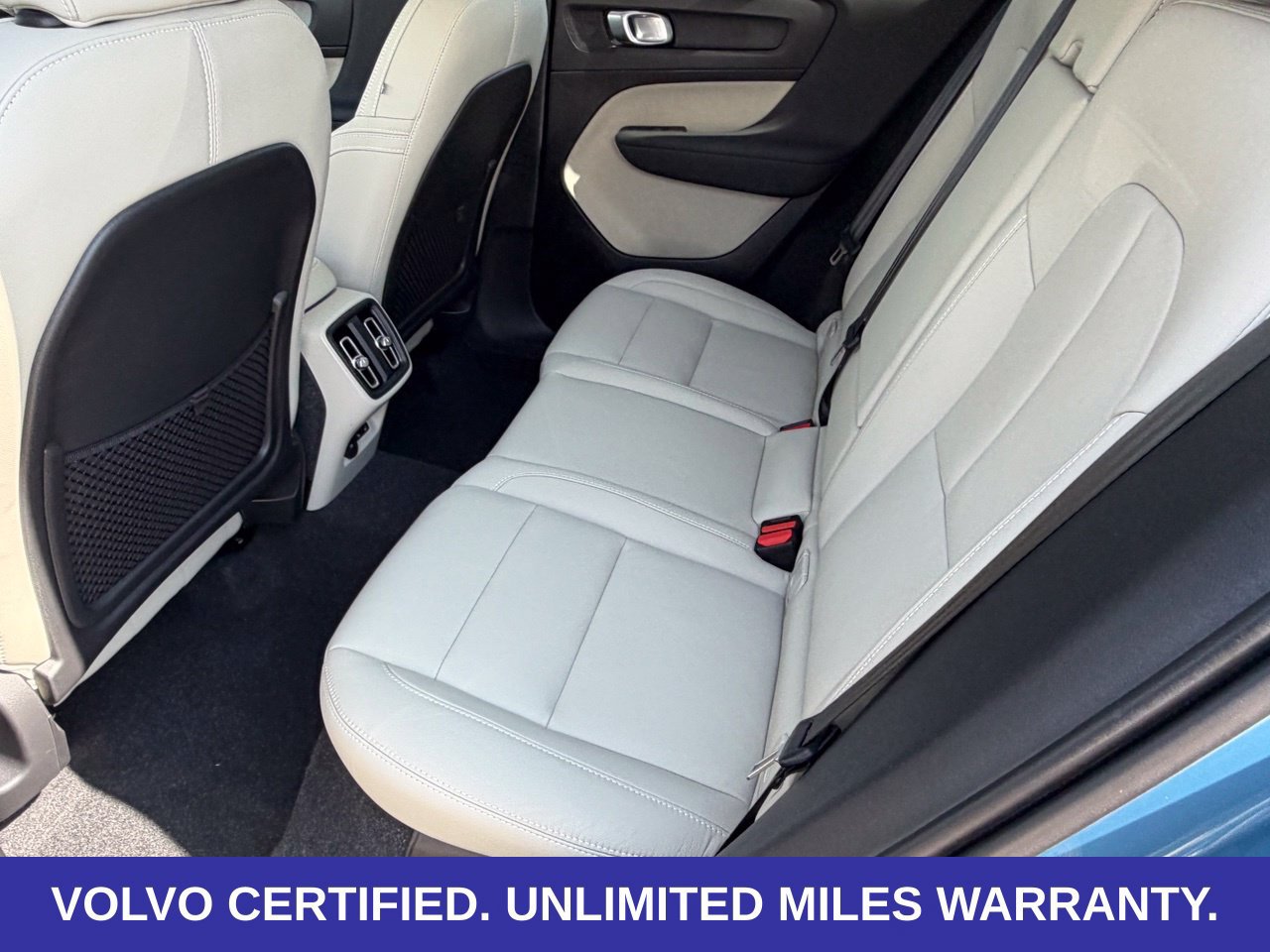 Certified 2025 Volvo XC40 B5 Ultra w/ Protection Package Premier AWD/4WD image 32