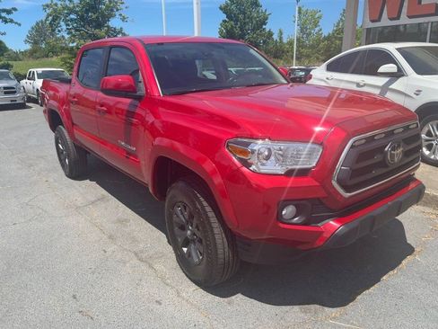 Used 2021 Toyota Tacoma SR5 AWD/4WD image 1