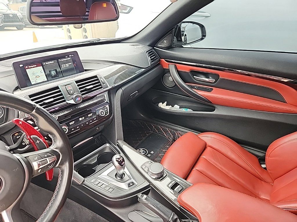 Used 2020 BMW M4 Convertible w/ Competition Package RWD image 6