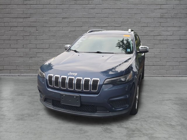 Used 2020 Jeep Cherokee Latitude w/ Cold Weather Group FWD image 3