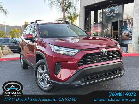 Used 2022 Toyota RAV4 XLE w/ Convenience Package FWD image 1