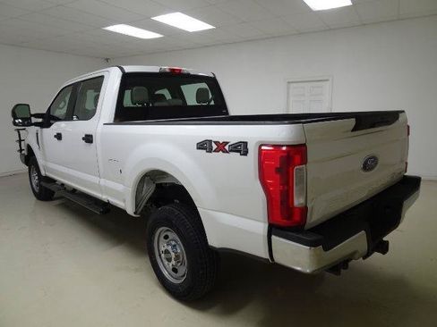 Used 2019 Ford F250 XL w/ Power Equipment Group AWD/4WD image 4
