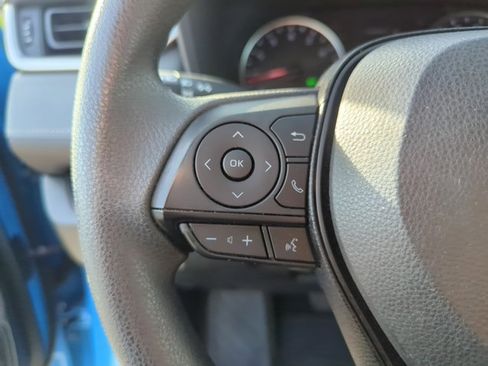 Used 2019 Toyota RAV4 LE image 12