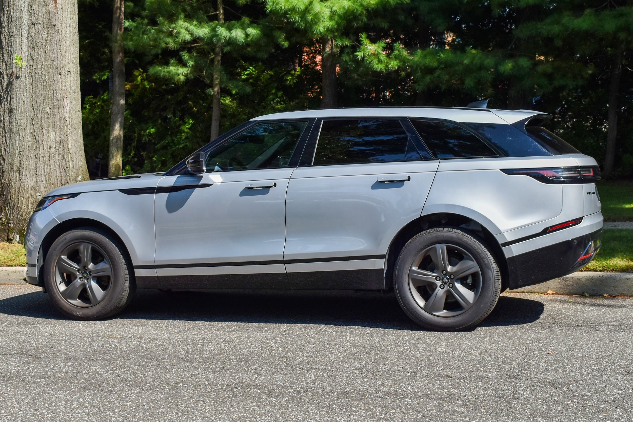 Used 2025 Land Rover Range Rover Velar Dynamic SE AWD/4WD image 5