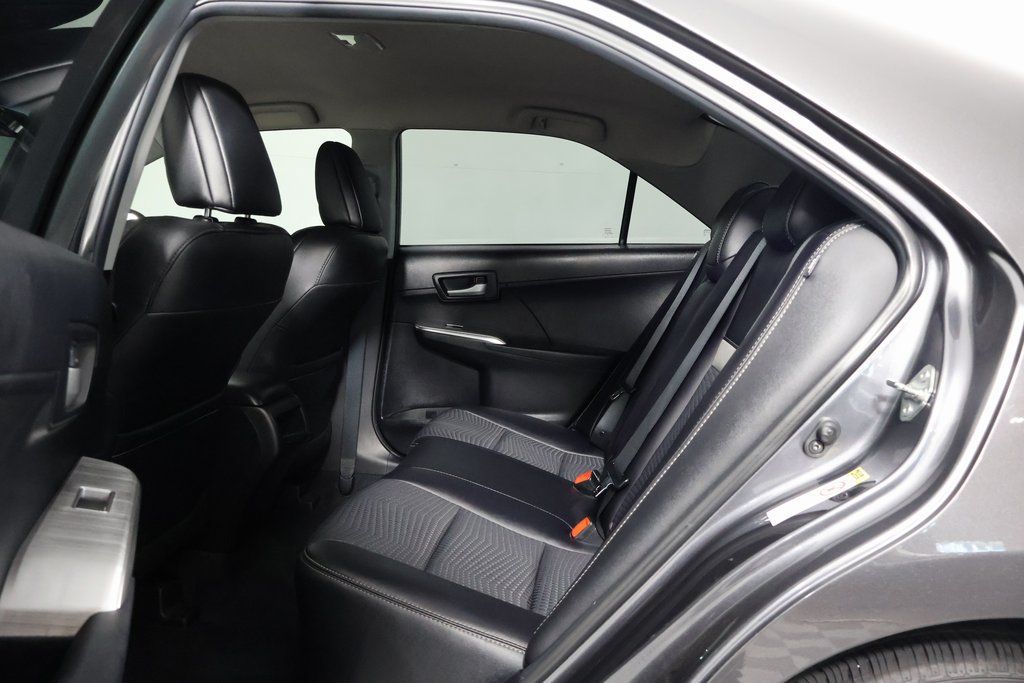Used 2013 Toyota Camry SE FWD image 11