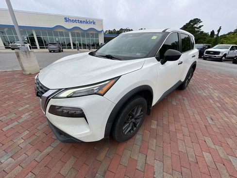 Used 2021 Nissan Rogue S FWD image 3