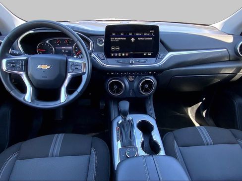 Used 2025 Chevrolet Blazer LT AWD/4WD image 16