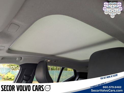 Certified 2023 Volvo XC40 B5 Plus image 18