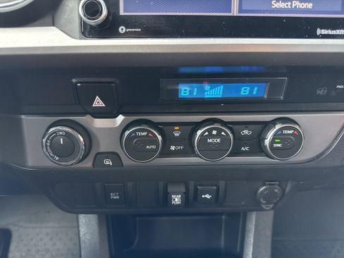 Used 2022 Toyota Tacoma 4x4 Double Cab image 23
