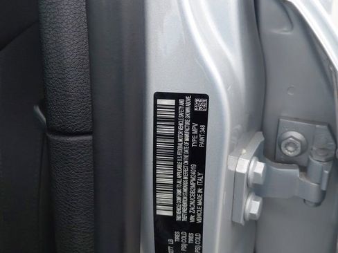 Used 2021 Jeep Renegade Latitude FWD image 22