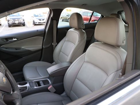 Used 2017 Chevrolet Cruze Premier image 15