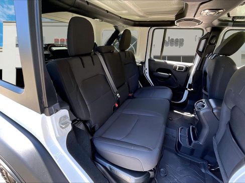 Used 2023 Jeep Wrangler Unlimited w/ Cold Weather Group AWD/4WD image 24