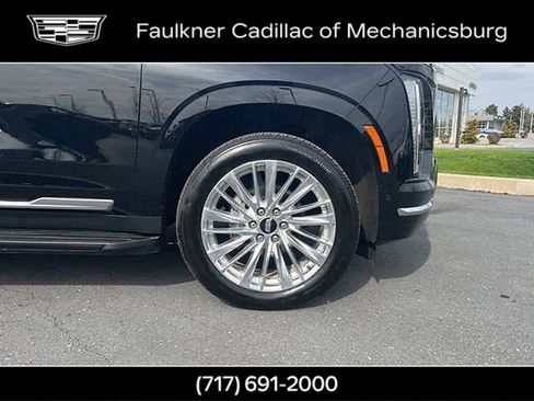 Used 2025 Cadillac Escalade Premium Luxury AWD/4WD image 42