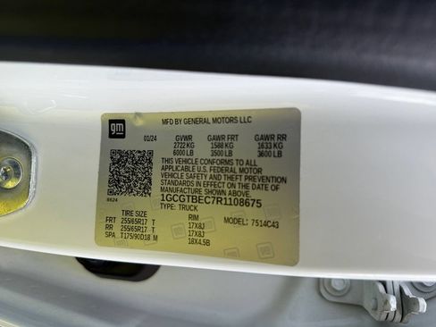 Used 2024 Chevrolet Colorado W/T AWD/4WD image 25