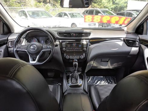 Certified 2022 Nissan Rogue Sport SV w/ Technology Package AWD/4WD image 23