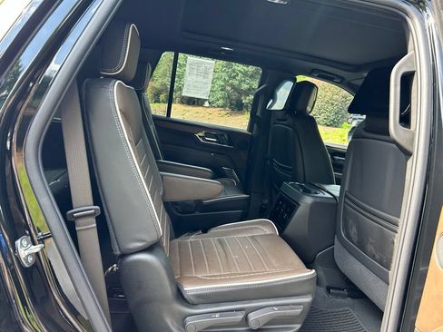 Used 2026 GMC Yukon Denali Ultimate AWD/4WD image 54