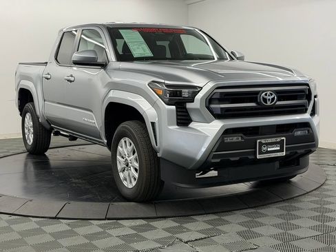 Used 2026 Toyota Tacoma SR5 AWD/4WD image 8
