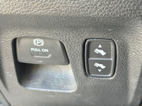 Used 2020 RAM 1500 Laramie image 22