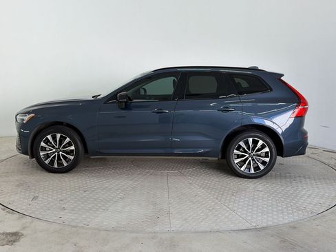 Used 2024 Volvo XC60 B5 Core AWD/4WD image 2