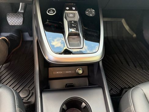 Used 2024 Audi Q4 e-tron Prestige w/ Black Optic Package image 12