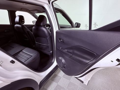 Used 2019 Nissan Kicks SR w/ SR Premium Package image 18