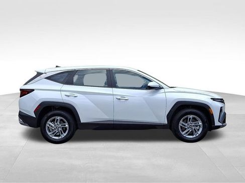 Used 2025 Hyundai Tucson SE AWD/4WD image 7