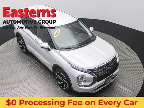 Used 2024 Mitsubishi Outlander SE AWD/4WD image 3